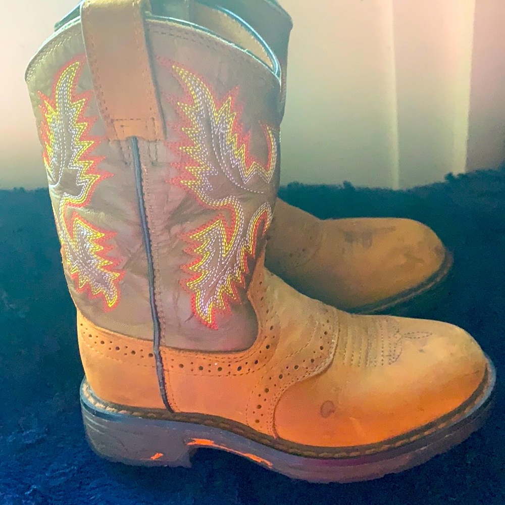 Boys Ariat boots
